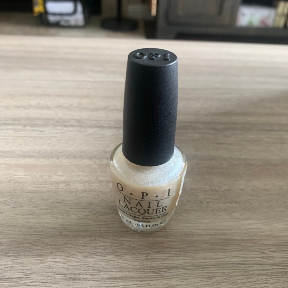 OPI Nail Polish Lacquer A36 Happy Anniversary 15 mL-0.5 FL Oz e NWT